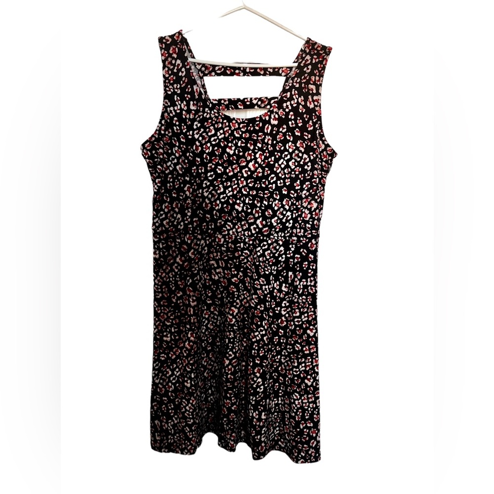 Floral summer dress with horizontal strappy back.
